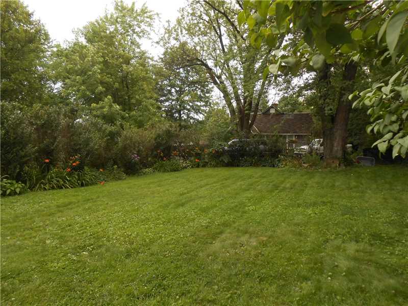 27 Fairview Road Forest Hills, PA 15221 - Photo 8 of 17 Yard/Garden.