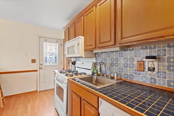 $210,000 | 10905 Jackson Court, Belleville, MI 48111