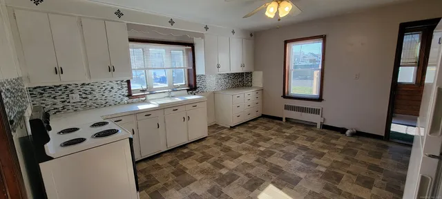 $1,900 | 690 Highland Avenue, Waterbury, CT 06708