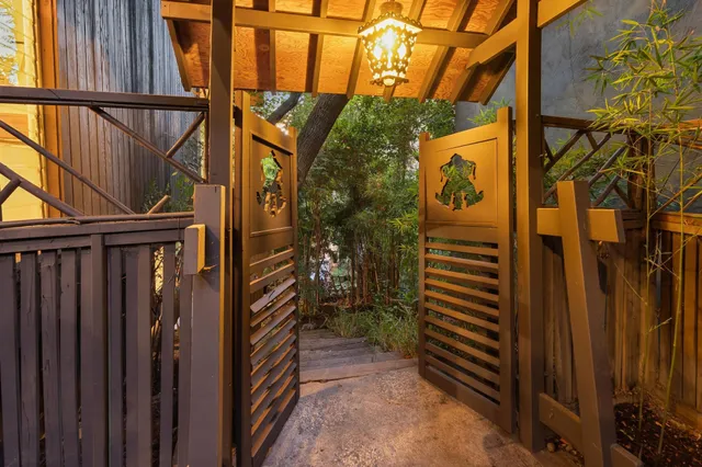 a view of sitting space with furniture