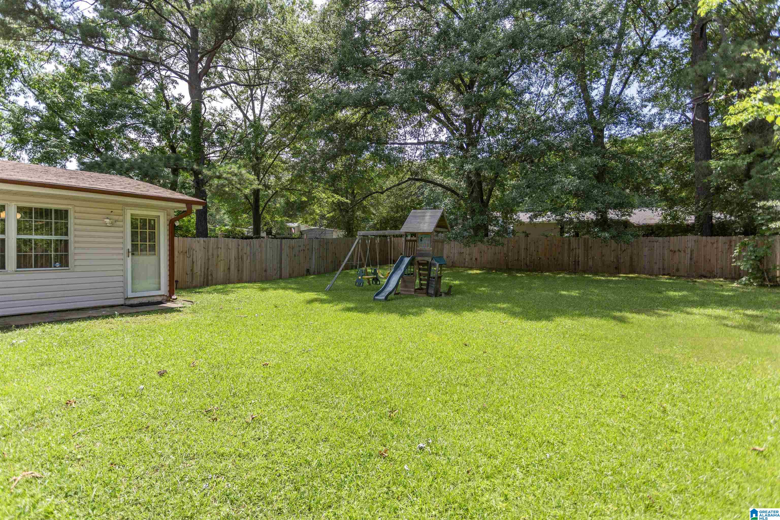 112 Reach Circle Alabaster, AL 35007 - Photo 5 of 47