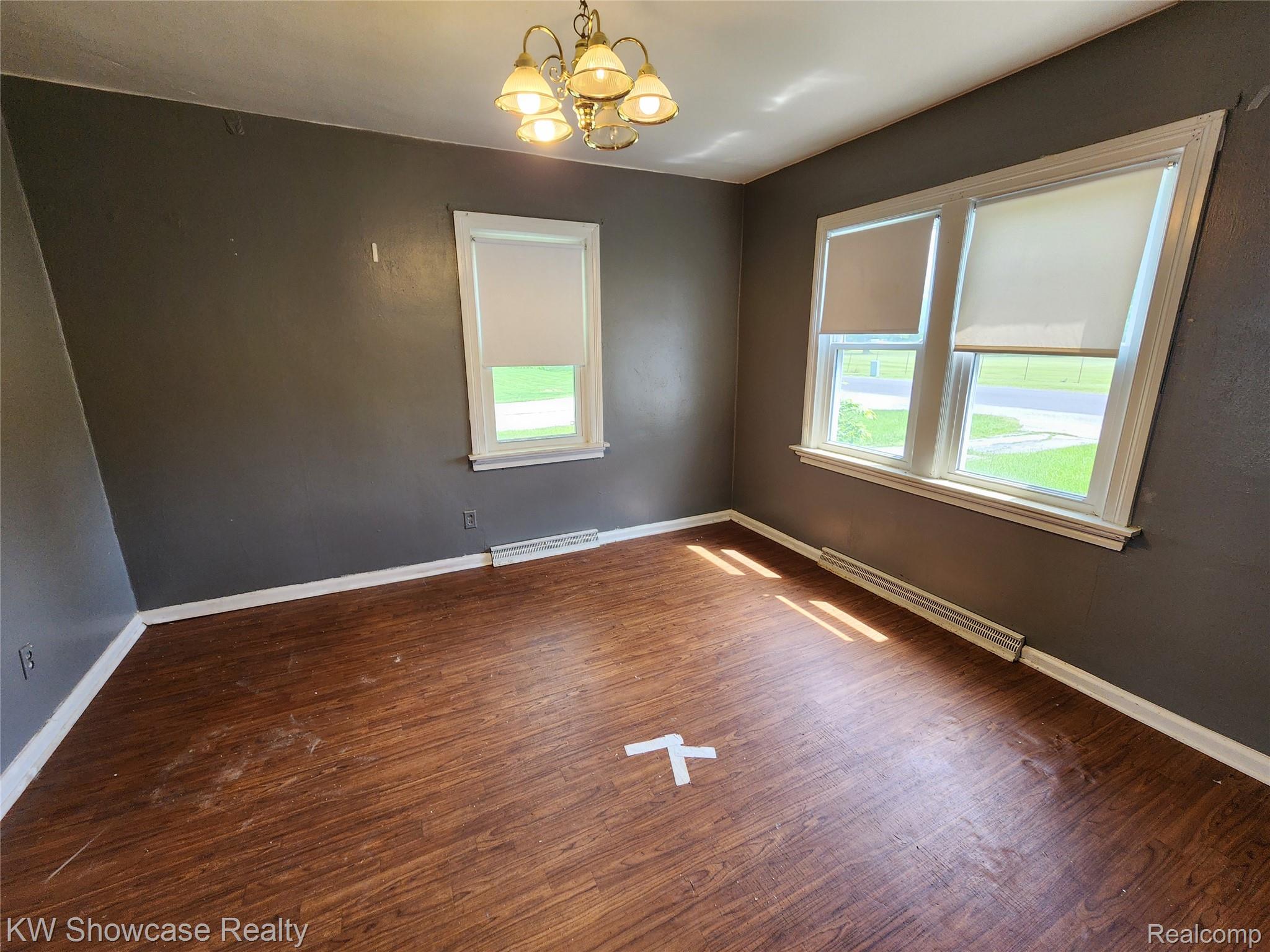 4356 South Vassar Road Burton, MI 48519 - Photo 21 of 42 Dining Room - Reverse Angle.