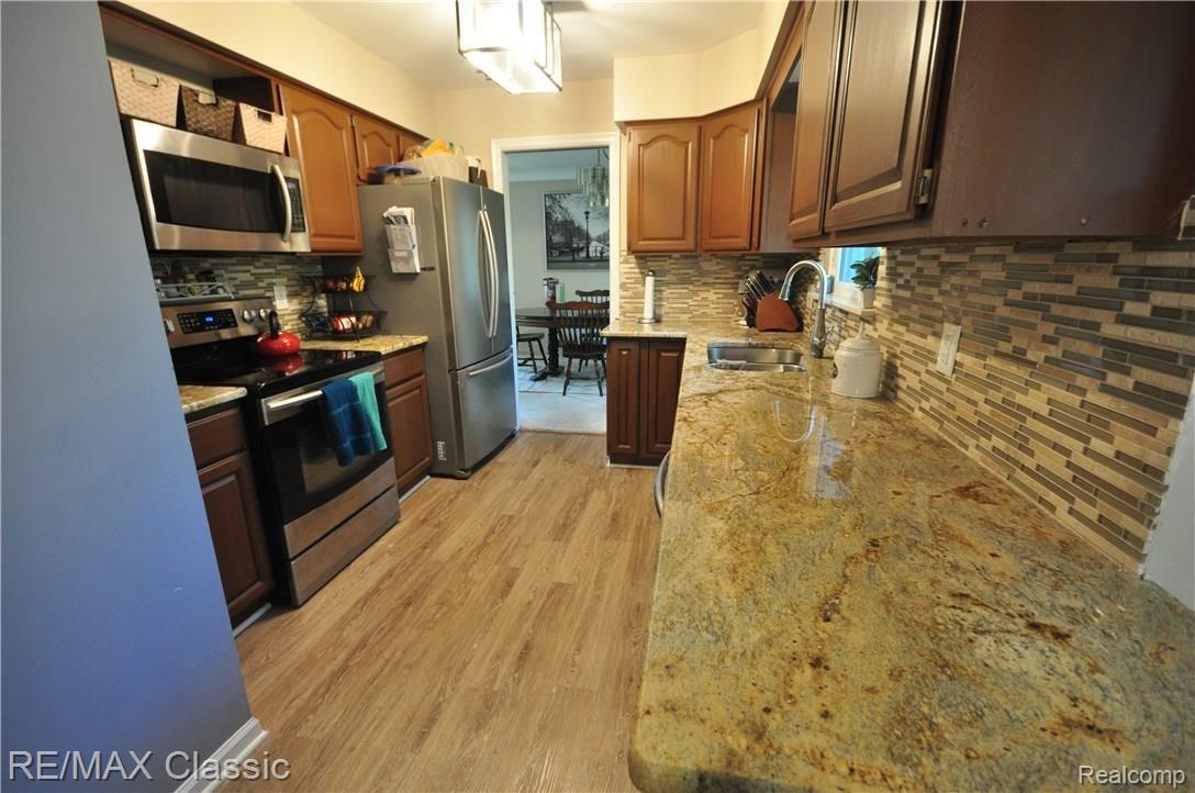 25796 Farmington Road Farmington, MI 48336 - Photo 13 of 34 DSC_0219.JPG