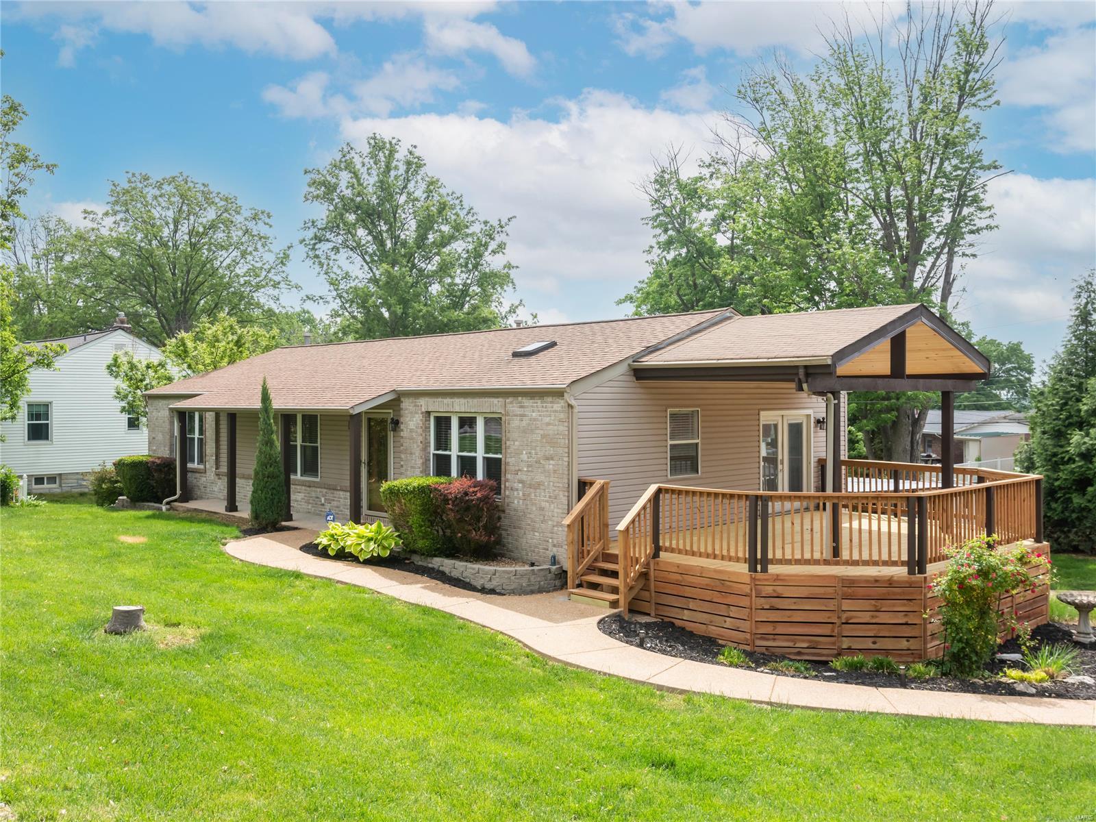 610 Sappington Barracks Road St. Louis, MO 63125 - Photo 1 of 27
