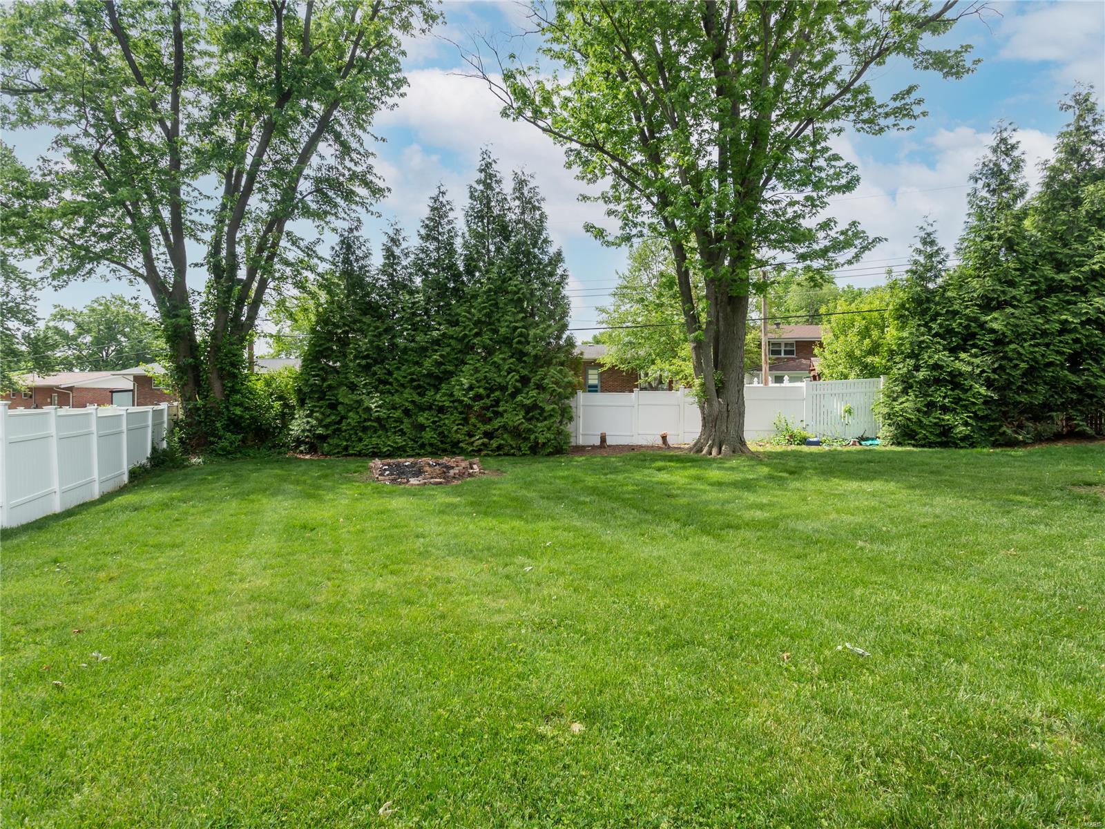 610 Sappington Barracks Road St. Louis, MO 63125 - Photo 7 of 27
