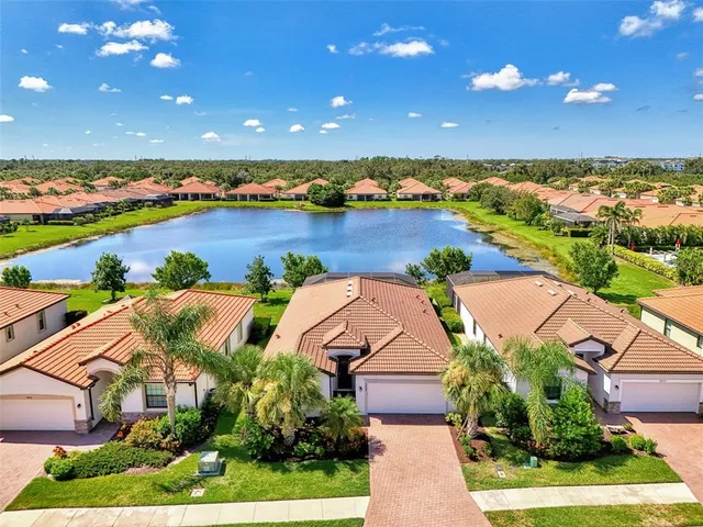 $599,000 | 9829 Hilltop Drive, Venice, FL 34292