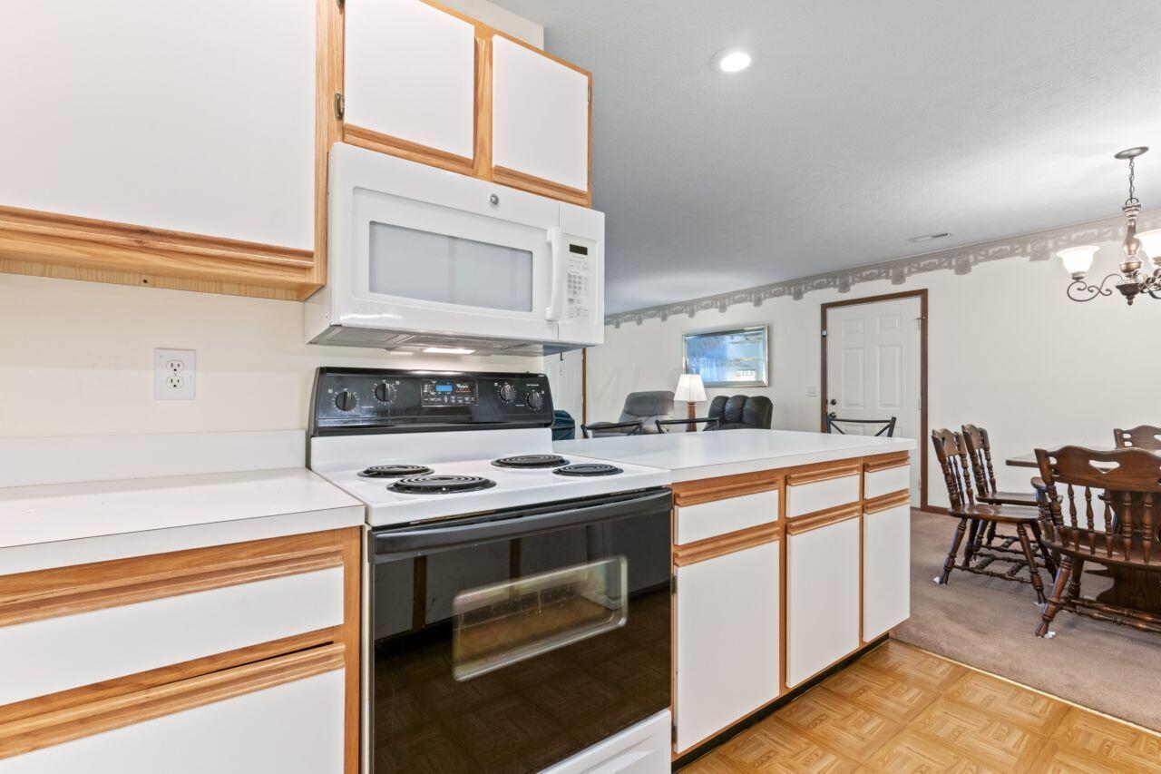 279 Goose Pond Road, Unit C Newark, OH 43055 - Photo 8 of 25 Kitchen