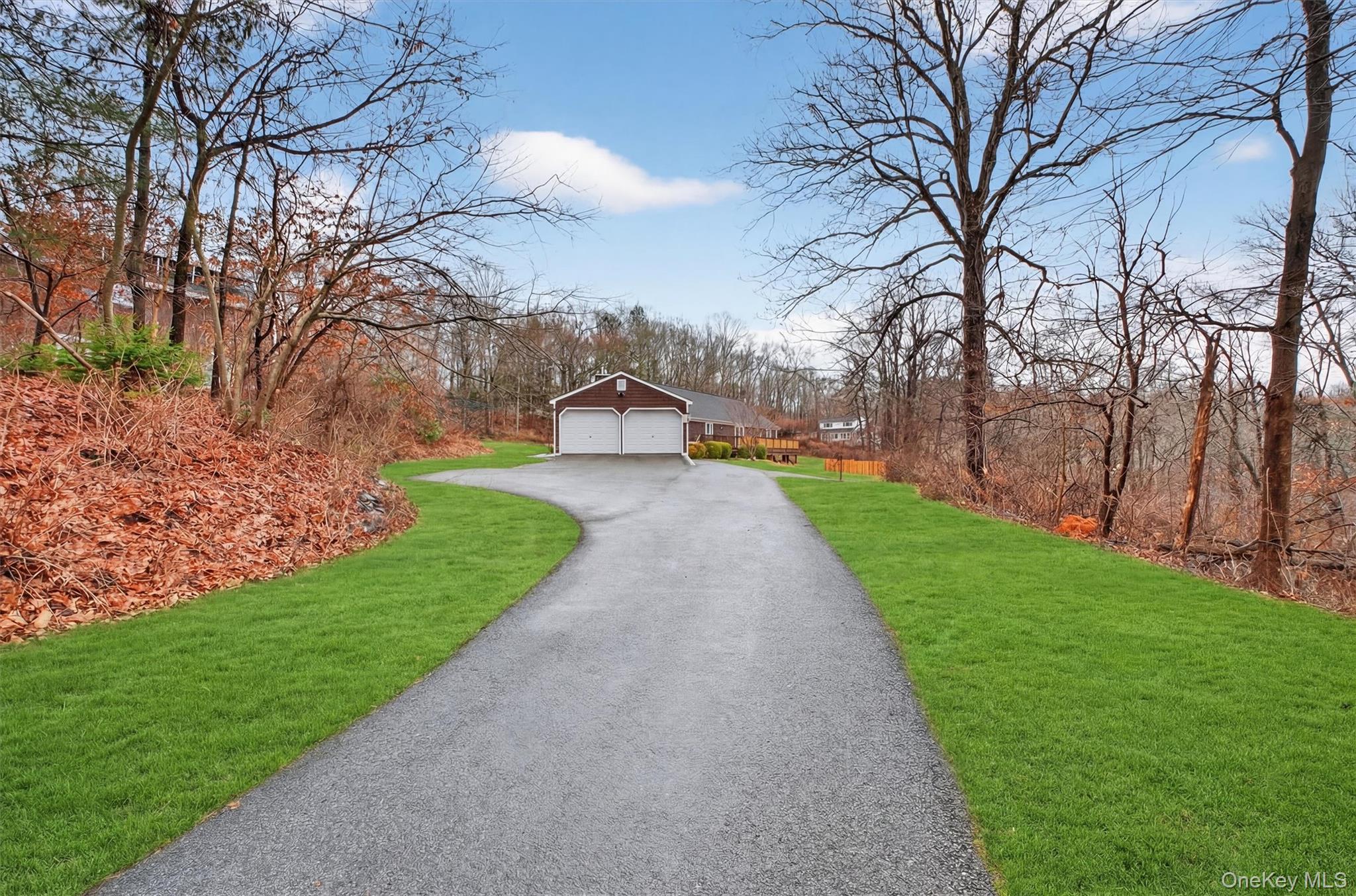 1813-1815 Hunterbrook Road Yorktown Heights, NY 10598 - Photo 2 of 41 Main House