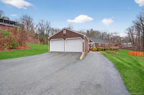 $1,350,000 | 1813-1815 Hunterbrook Road, Yorktown Heights, NY 10598