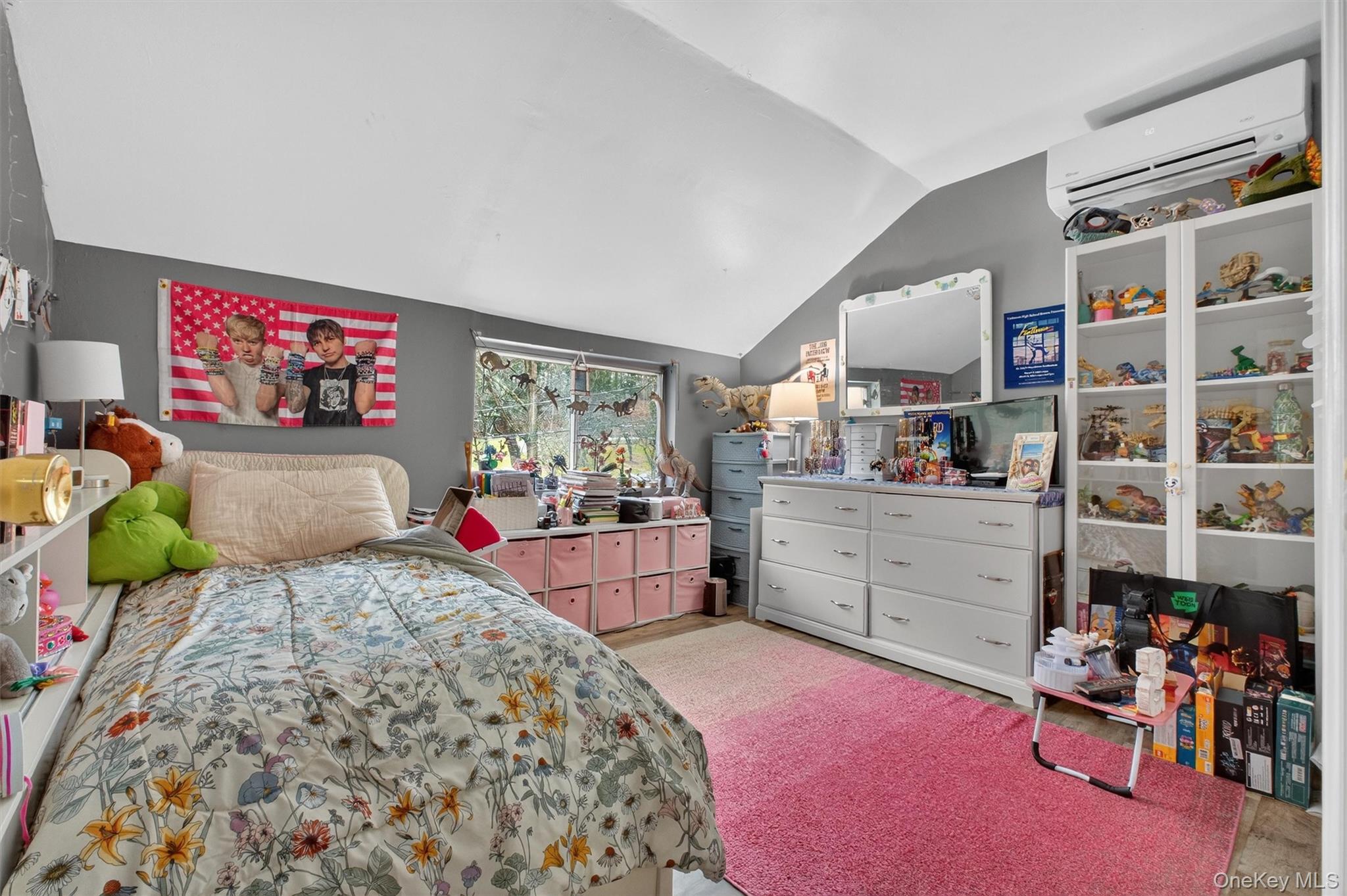 1813-1815 Hunterbrook Road Yorktown Heights, NY 10598 - Photo 39 of 41 Second bedroom