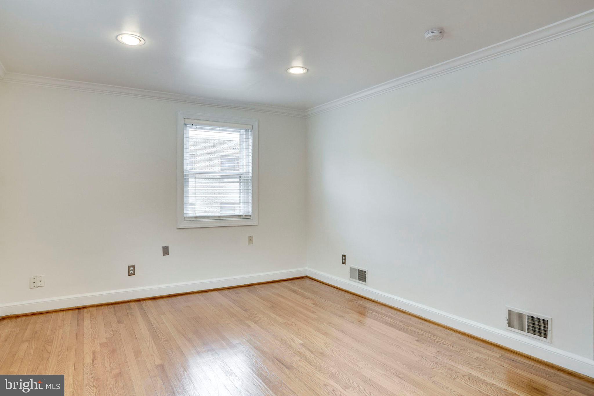 8708 Bradford Road, Unit 202 Silver Spring, MD 20901 - Photo 8 of 28 Living Room