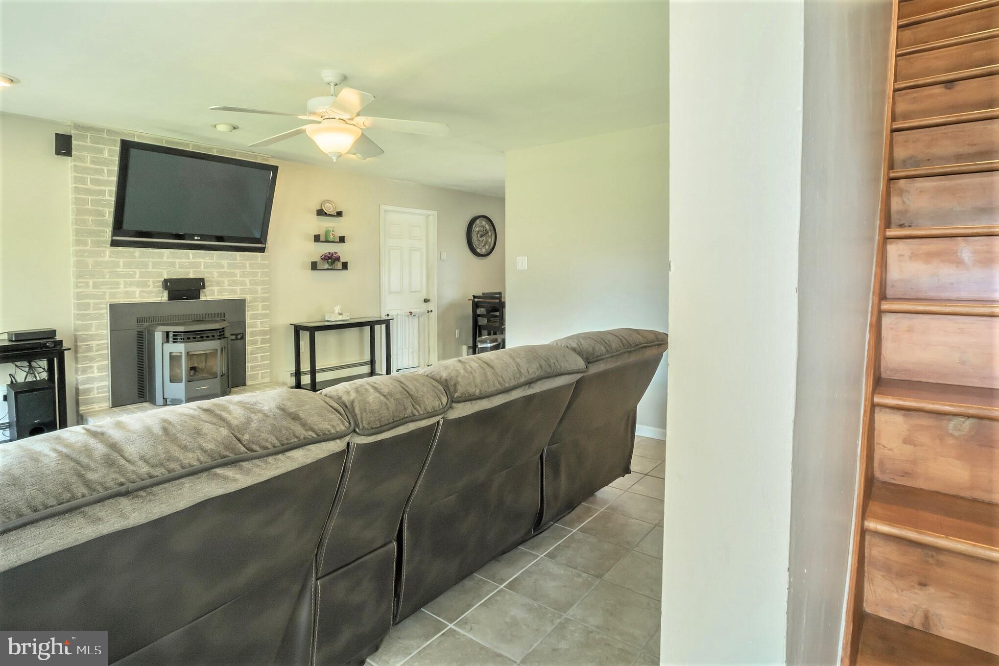 43 Maroon Road Levittown, PA 19056 - Photo 14 of 24 Gallery Image 14