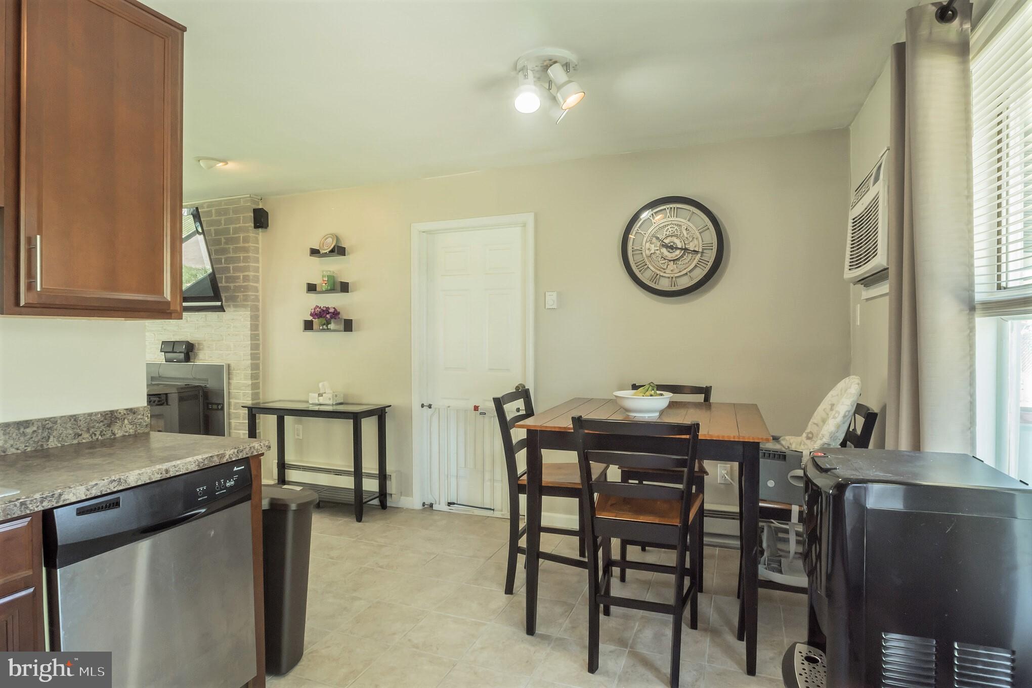 43 Maroon Road Levittown, PA 19056 - Photo 6 of 24 Gallery Image 6
