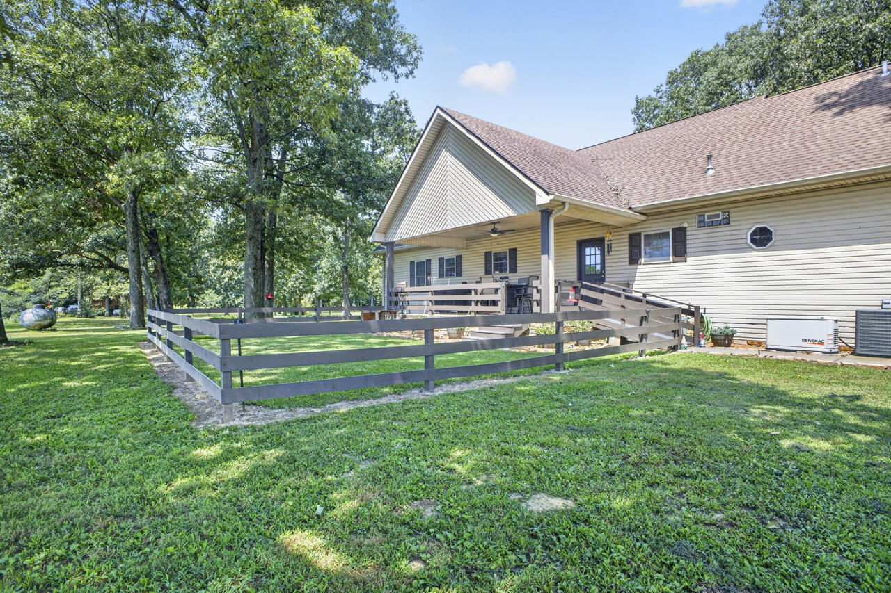 1239 Caldwell Road Murray, KY 42071 - Photo 33 of 36 24