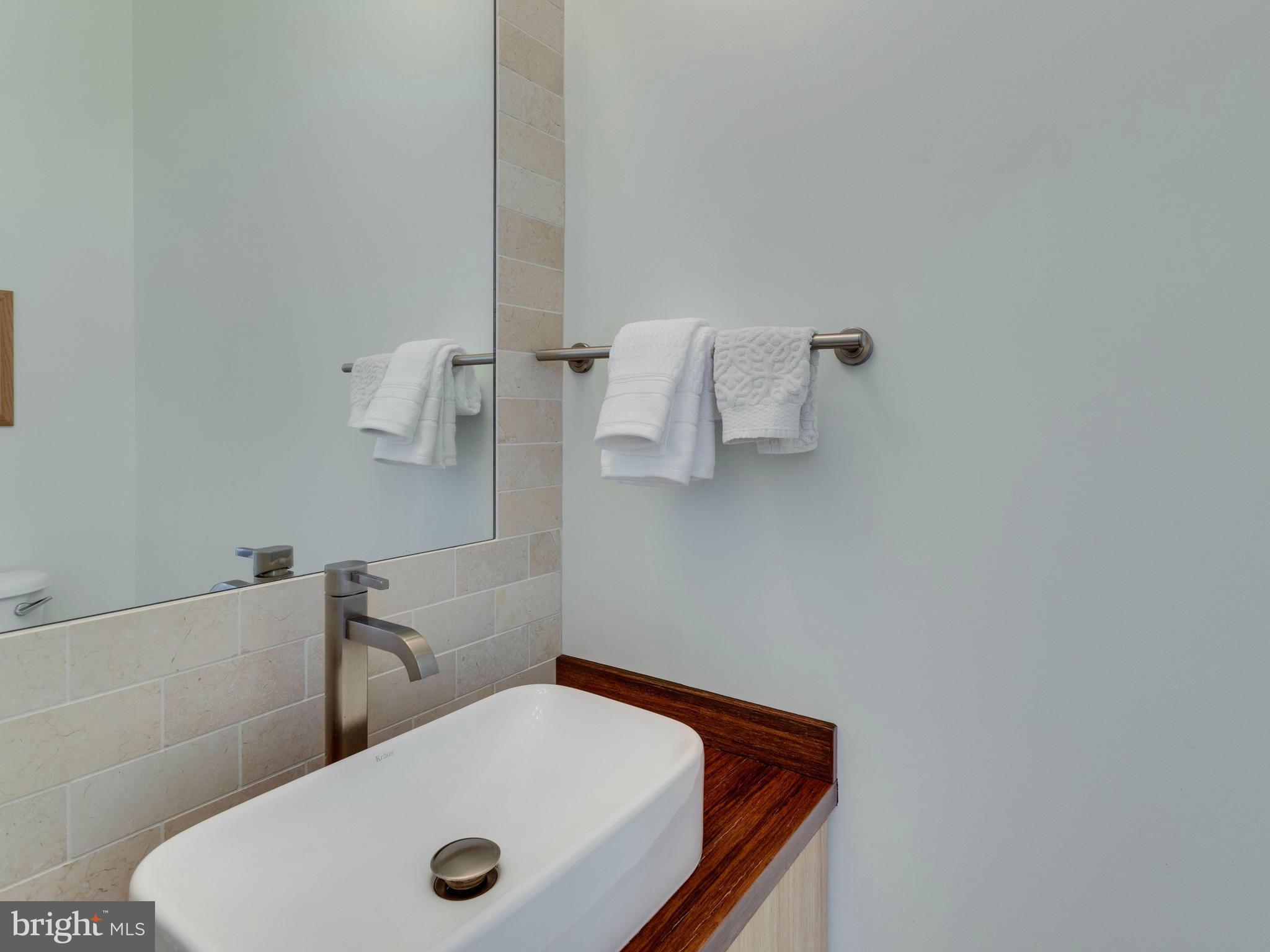 12500 Bunche Road Fairfax, VA 22030 - Photo 12 of 30 Main level half bath