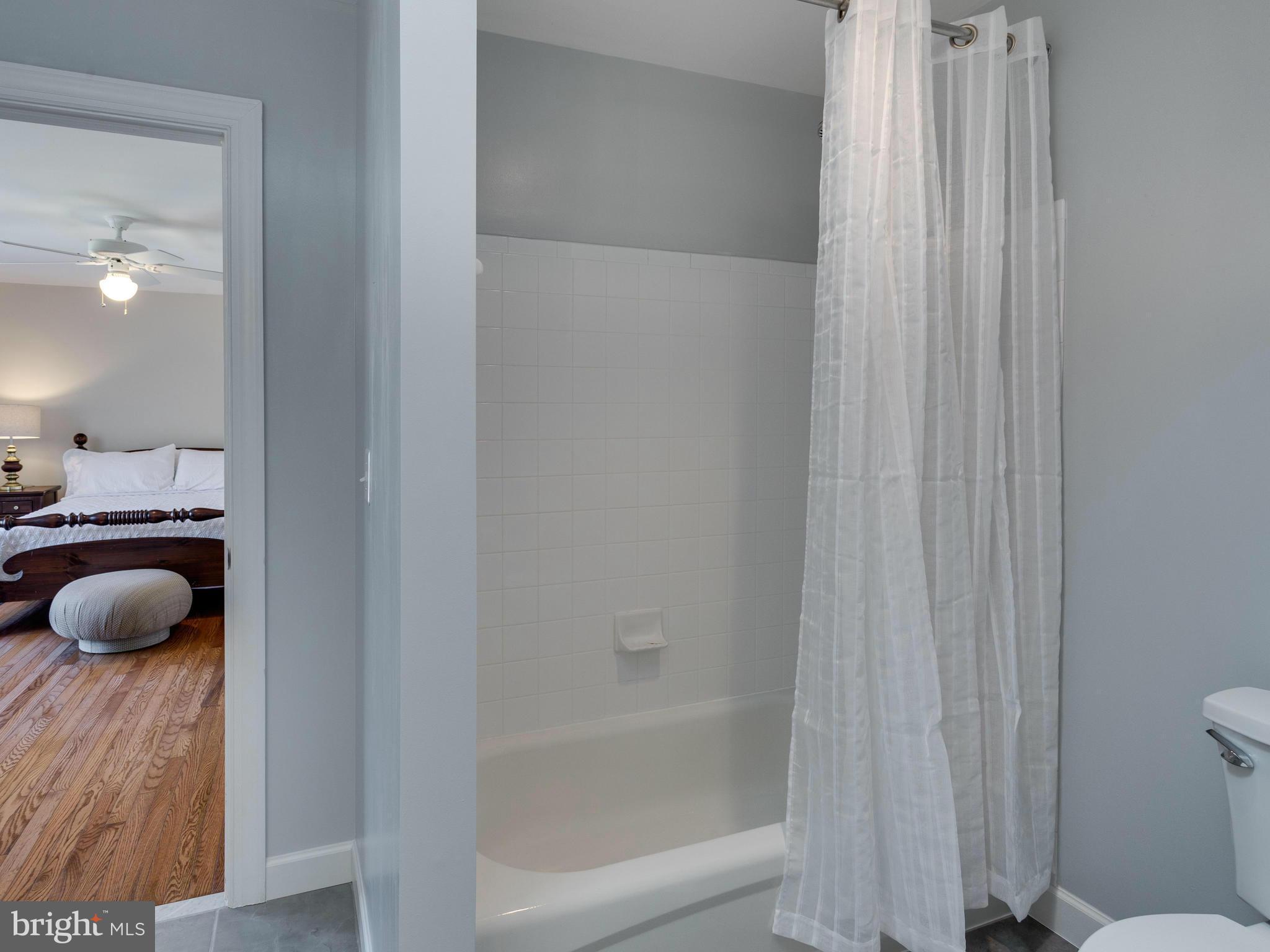 12500 Bunche Road Fairfax, VA 22030 - Photo 20 of 30 Bath