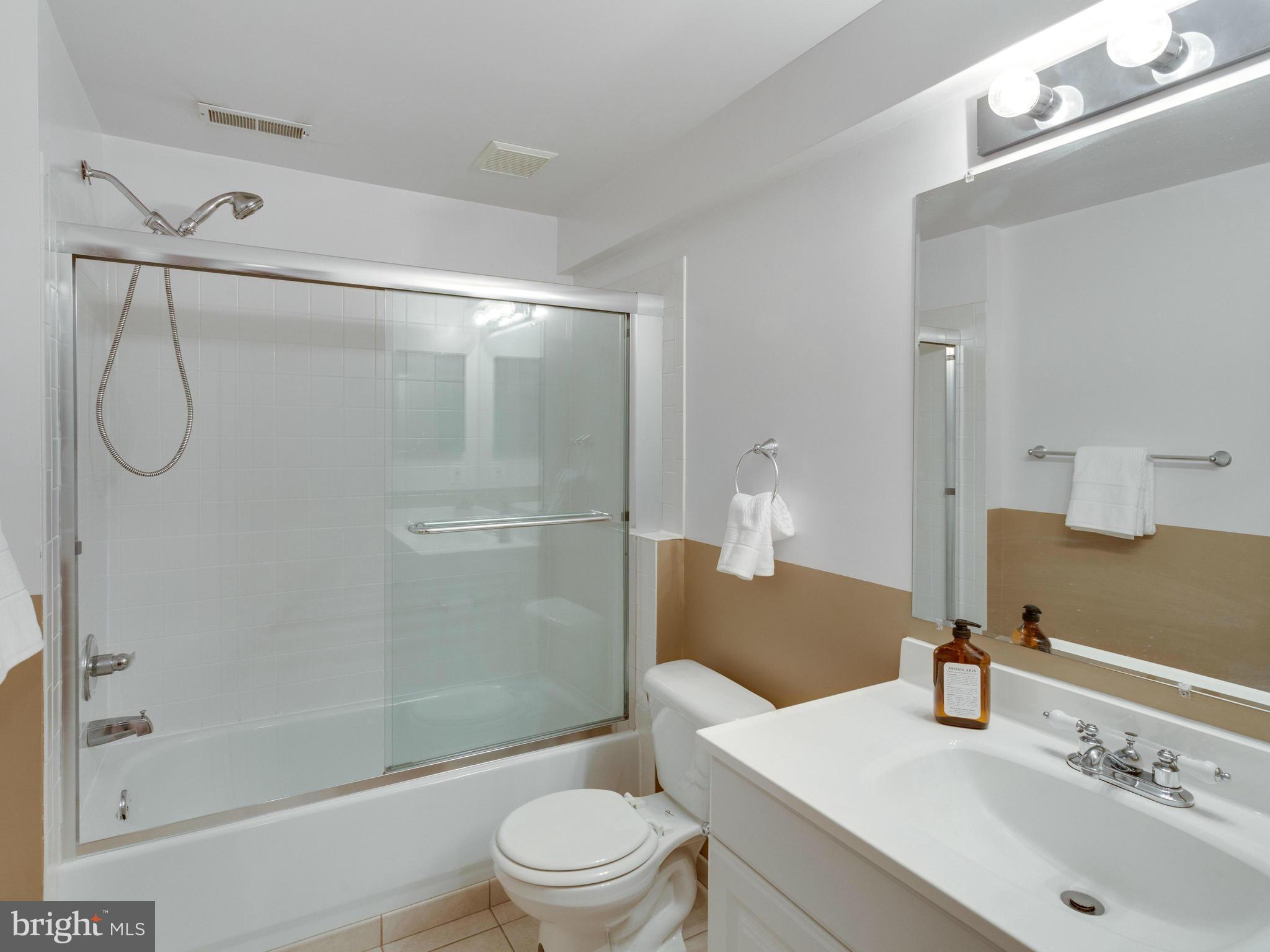 12500 Bunche Road Fairfax, VA 22030 - Photo 27 of 30 Basement full bath