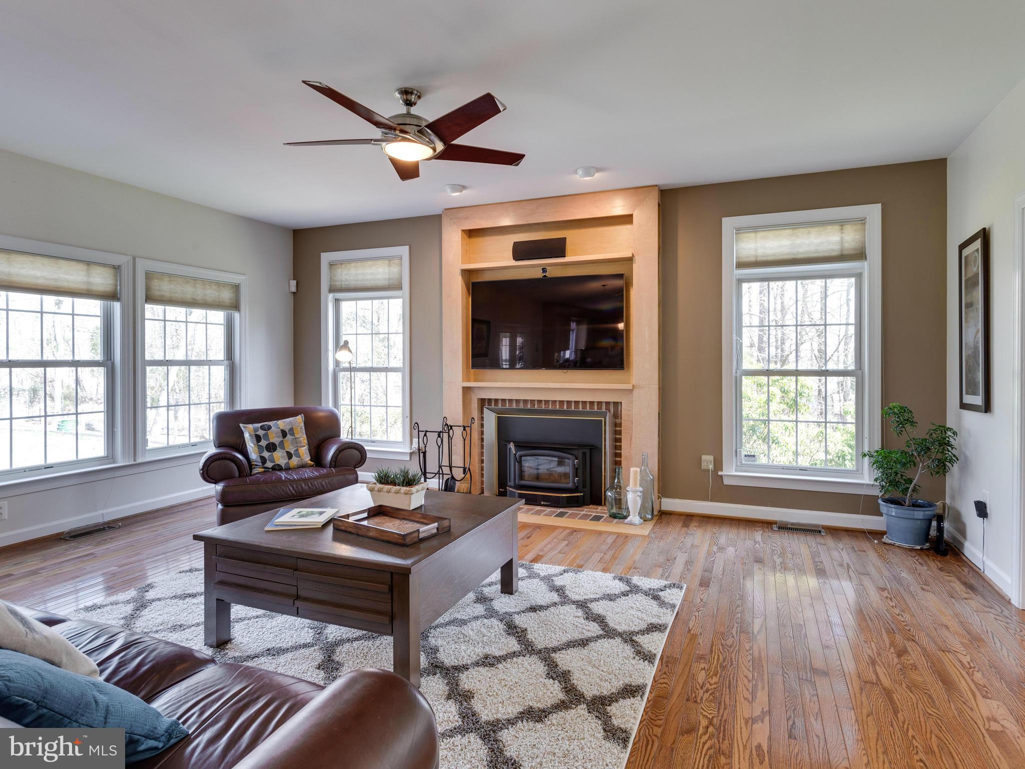 12500 Bunche Road Fairfax, VA 22030 - Photo 4 of 30 Family Room