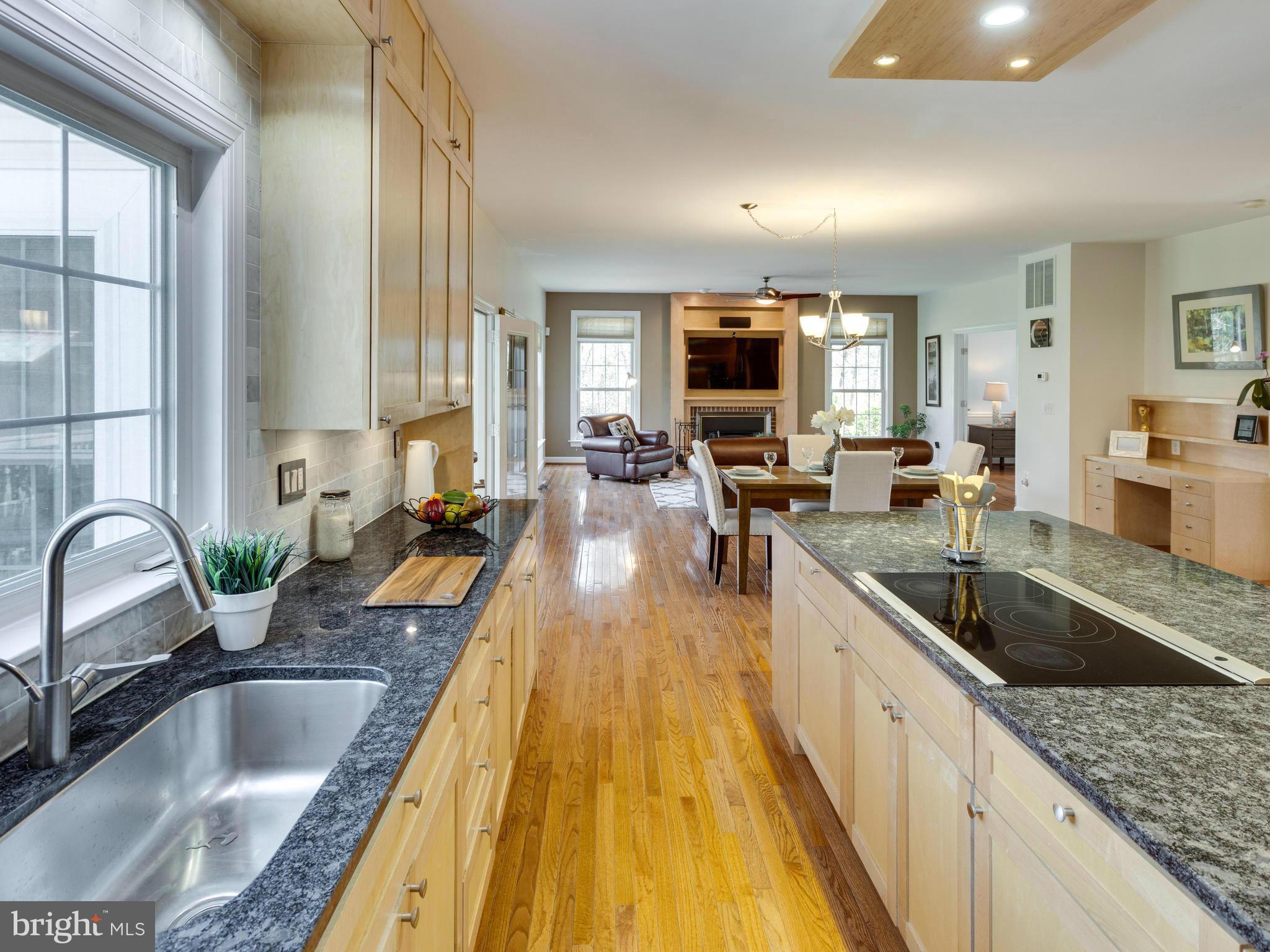 12500 Bunche Road Fairfax, VA 22030 - Photo 8 of 30 Kitchen