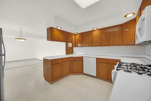 $500,000 | 10916 Kingston Street, Westchester, IL 60154