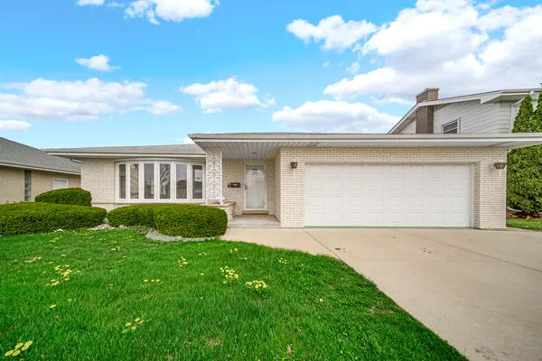 $500,000 | 10916 Kingston Street, Westchester, IL 60154