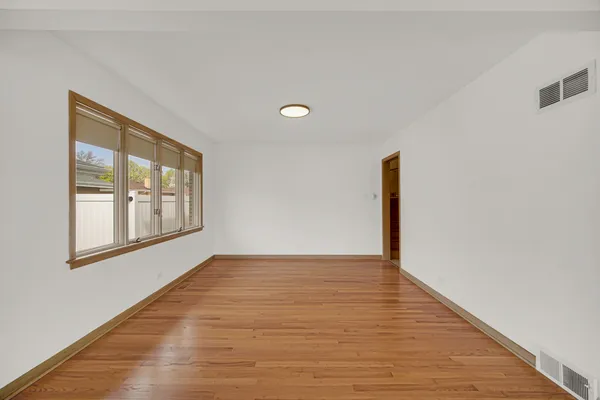 $500,000 | 10916 Kingston Street, Westchester, IL 60154