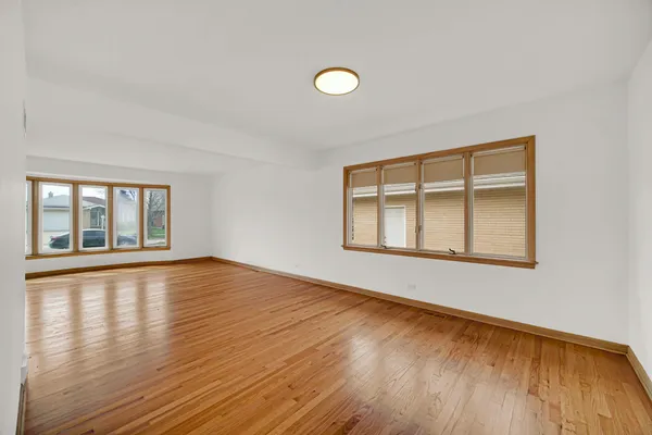 $500,000 | 10916 Kingston Street, Westchester, IL 60154