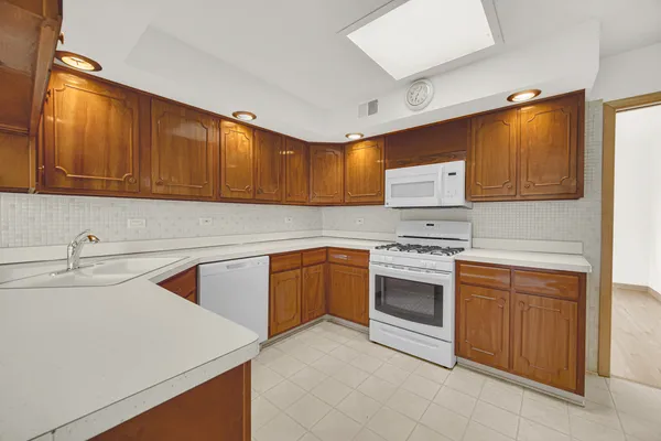 $500,000 | 10916 Kingston Street, Westchester, IL 60154