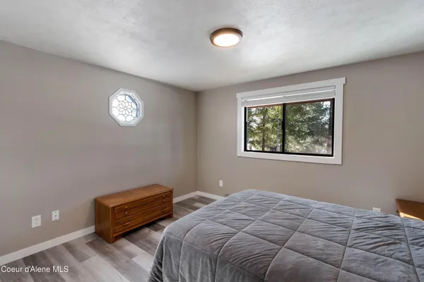 $879,000 | 176 Swan Shores Drive, Sagle, ID 83860