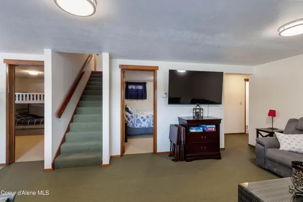 $879,000 | 176 Swan Shores Drive, Sagle, ID 83860