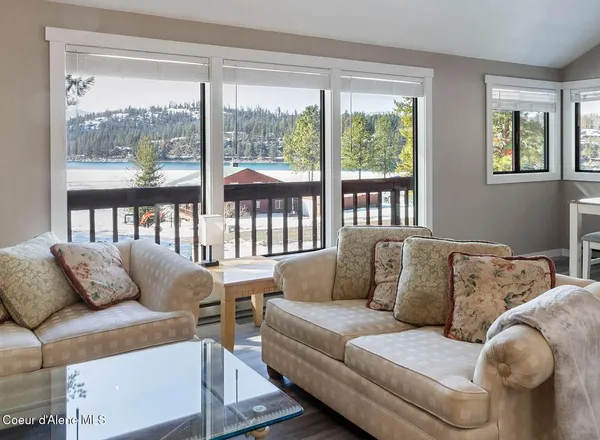 $869,000 | 176 Swan Shores Drive, Sagle, ID 83860