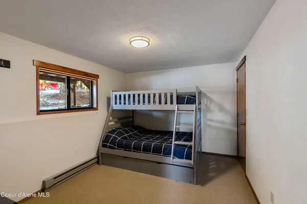 $879,000 | 176 Swan Shores Drive, Sagle, ID 83860