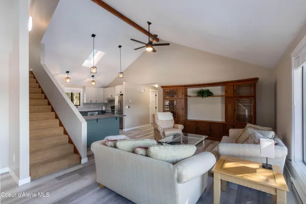 $879,000 | 176 Swan Shores Drive, Sagle, ID 83860