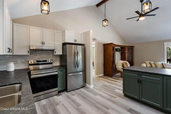 $879,000 | 176 Swan Shores Drive, Sagle, ID 83860