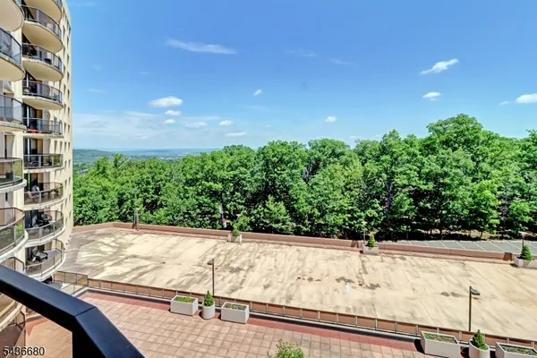 $3,800 | 2 Claridge Drive, Verona, NJ 07044