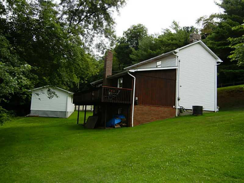 1064 Butler Road Freeport, PA 16229 - Photo 3 of 25 Exterior Back.