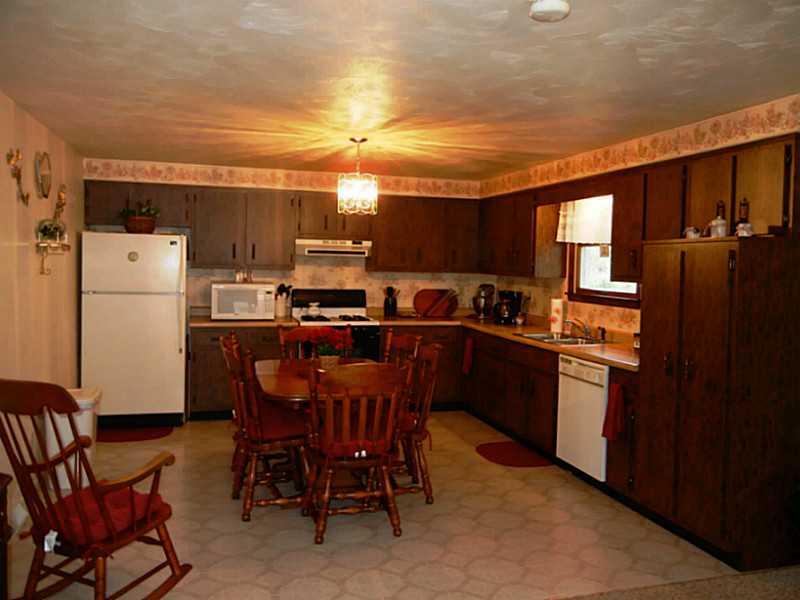 1064 Butler Road Freeport, PA 16229 - Photo 7 of 25 Kitchen.