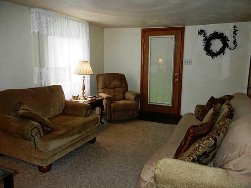 1064 Butler Road Freeport, PA 16229 - Photo 10 of 25 Living Room.
