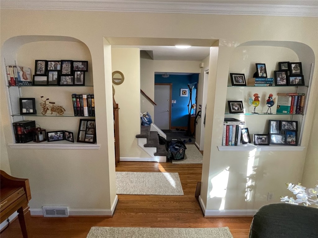 50 Greenview Drive Rochester, NY 14620 - Photo 14 of 25 Living Room
