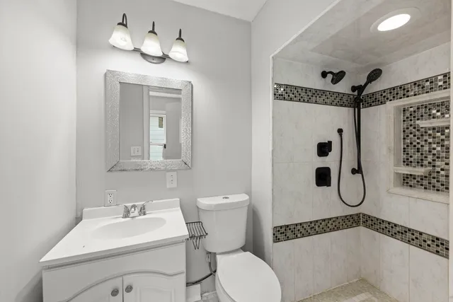 $225,000 | 120 Anderson Avenue, Joliet, IL 60433