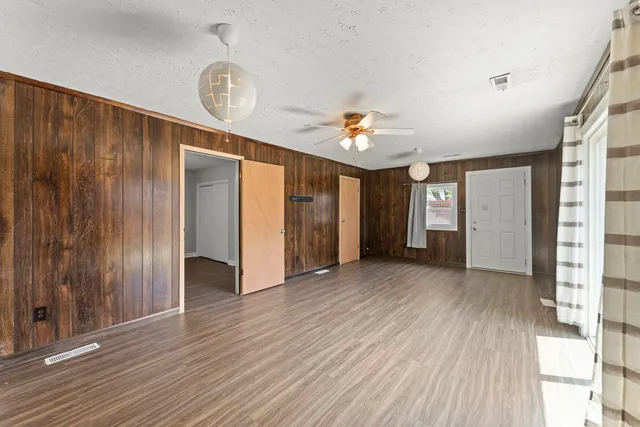 $225,000 | 120 Anderson Avenue, Joliet, IL 60433