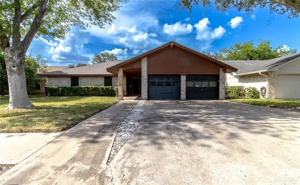 $2,500 | 1516 Lark Avenue, McAllen, TX 78504