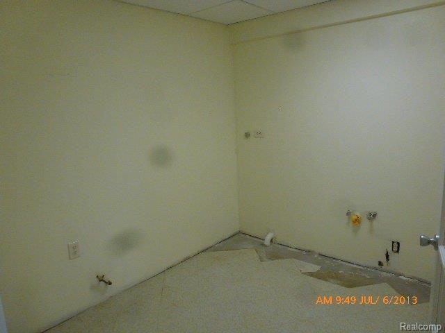 38100 Wick Road Romulus, MI 48174 - Photo 15 of 19 005.JPG