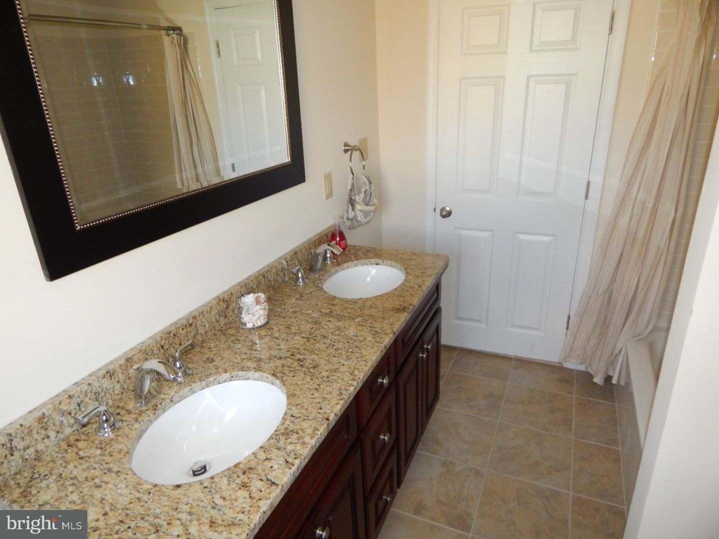 61 Red Berry Road Levittown, PA 19056 - Photo 10 of 13