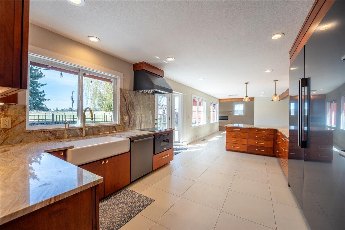 66215 Barr Road Bend, OR 97703 - Photo 10 of 63 Kitchen
