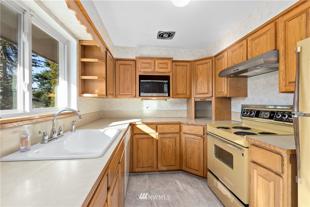 12605 Southeast 158th Street Renton, WA 98058 - Photo 8 of 40 Gallery Image 8