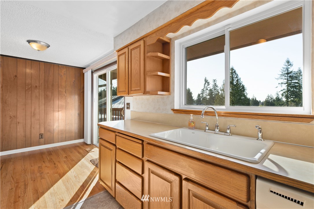 12605 Southeast 158th Street Renton, WA 98058 - Photo 10 of 40 Gallery Image 10
