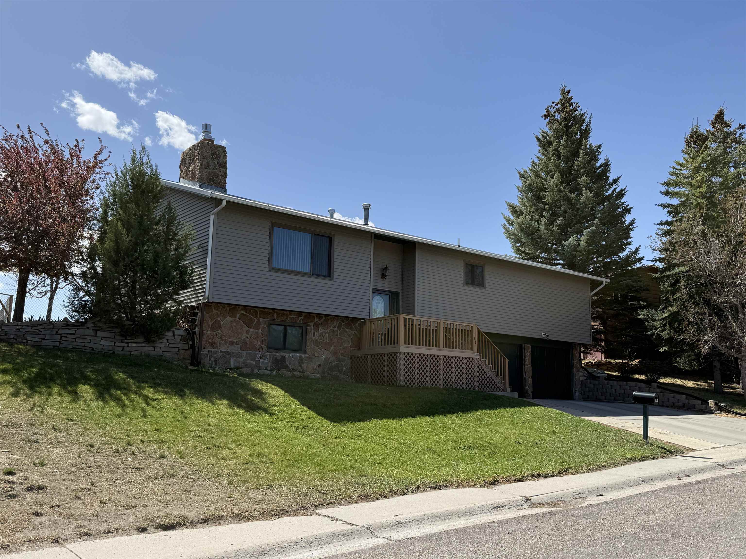 141 Cedar Ridge Drive Thermopolis, WY 82443 - Photo 2 of 44