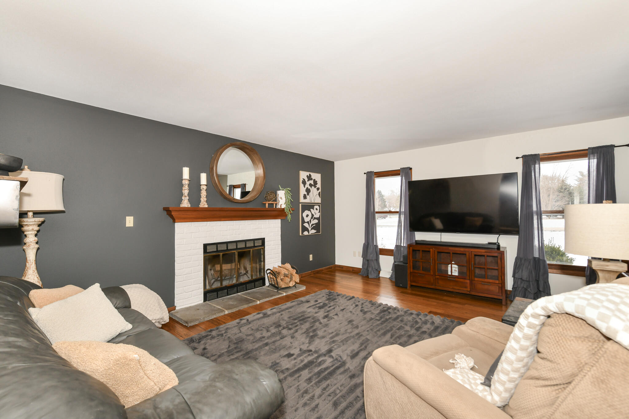 W328S8232 Memory Lane Mukwonago, WI 53149 - Photo 11 of 46 Family Room