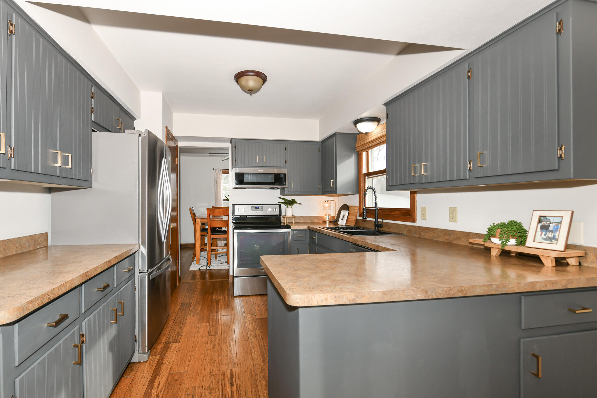 W328S8232 Memory Lane Mukwonago, WI 53149 - Photo 15 of 46 Kitchen